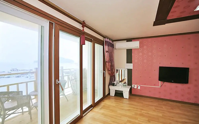 Geoje Seven Pension