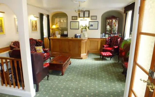 Bridge House Hotel