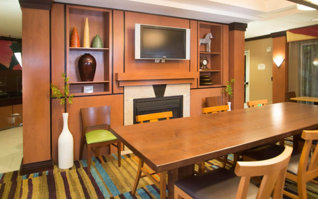 Fairfield Inn and Suites by Marriott Burley