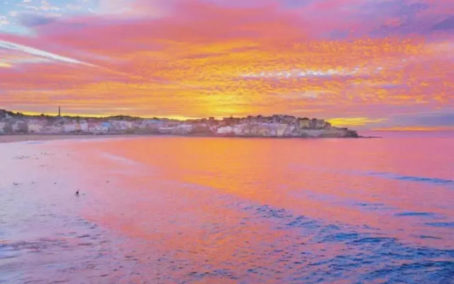 Bondi Cloud Surf House at Sydney Dreams Serviced Apartments