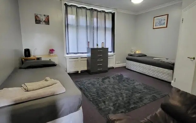 Silver Road Deluxe Retreat in Norwich