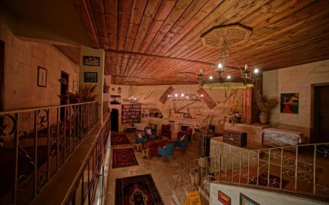 Jerveni Cave Hotel