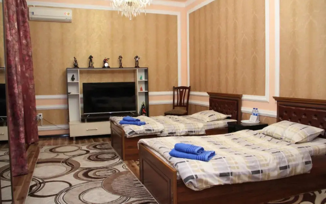 Chinara Guest House