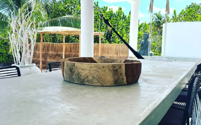 Casa en primera linea de playa con alberca