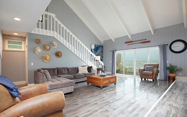 1121 Oceanside - 4 Br Home
