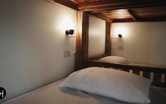 BAAN64 Hostel
