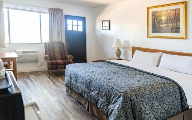 Riverwood Inn Hotel Deluxe King Suite