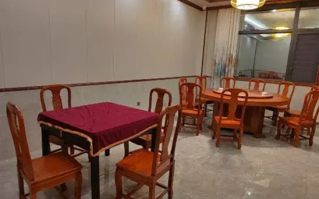 Yizhang Xinsheng Hot Spring Hotel