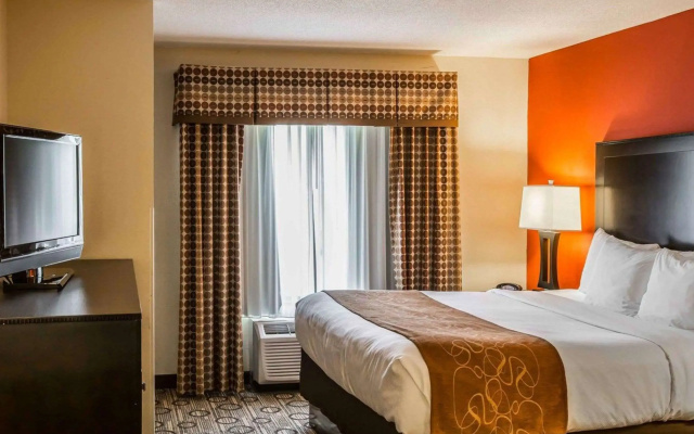 Comfort Suites At WestGate Mall
