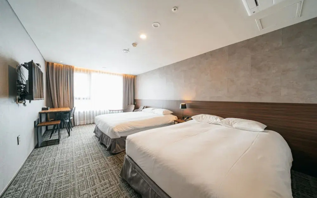HotelWithCity