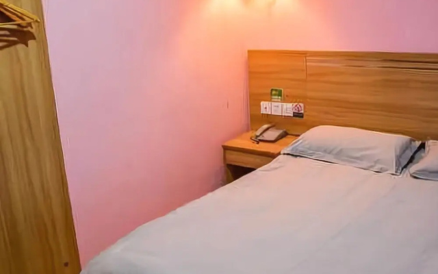 77 Chain Traders Hotel