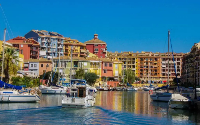 Valencia Port Saplaya Apartamentos
