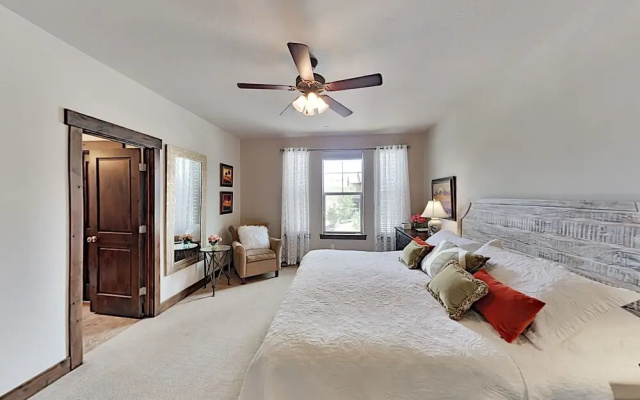 999wabig 4 Bedroom Home