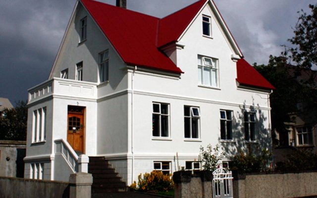 32 Tungata in Reykjavik, Iceland from 376$, photos, reviews - zenhotels.com hotel front