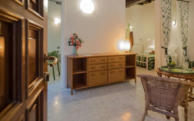 Picabon Quiet Apartment with AC & Balcony