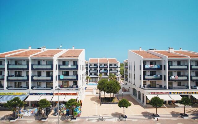 Апартаменты Pins Platja Apartments вид на фасад