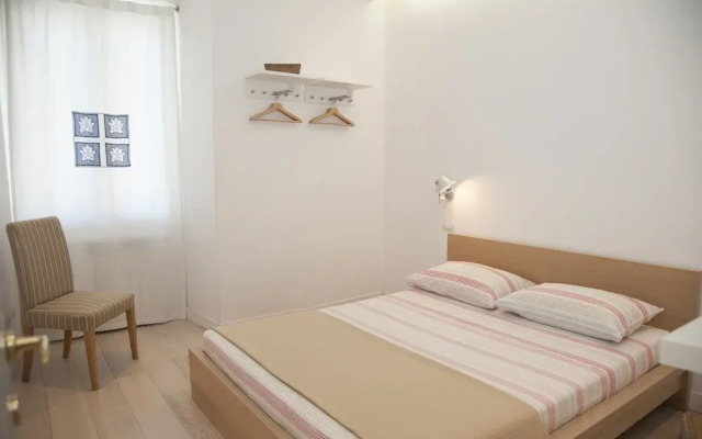 Center 2 Rooms
