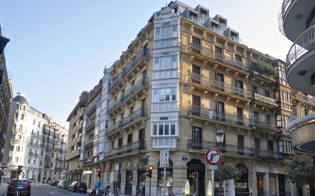 Апартаменты Easo Suite 7 Apartment by Feelfree Rentals вид на фасад