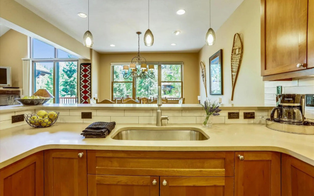 Highland Greens Comfort 3 Bedroom Townhouse by Redawning