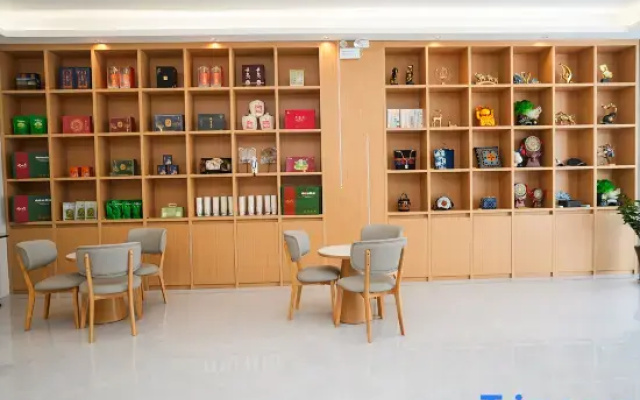 Wandong Hotel (Nandan Dongtian Jiuhai Scenic Area)