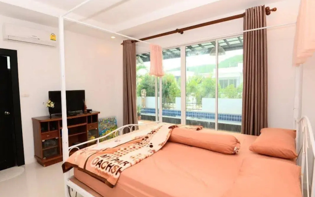 Hua Hin Baanpak Pool Villa