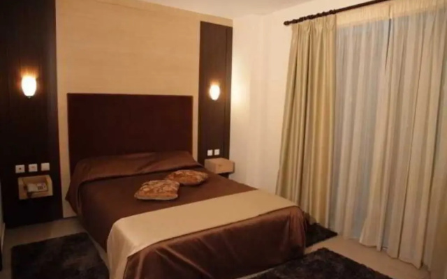 Alexander Hotel