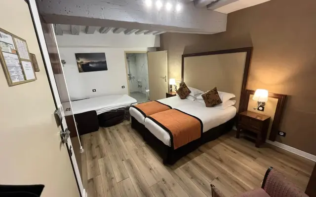 Hotel Saint Honore 85