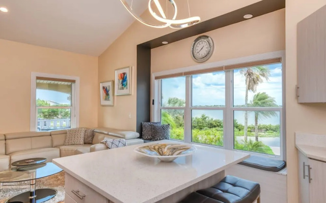 Dolphin Bay Apartment