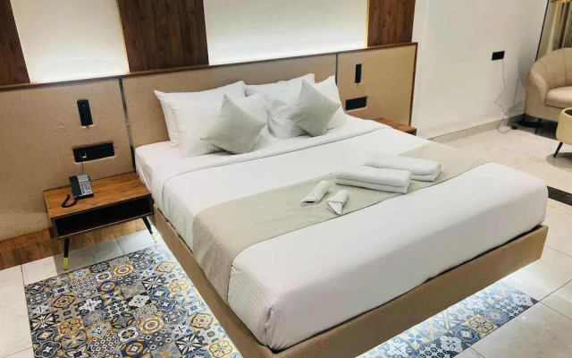 Royal Plaza Inn by RAK Rooms