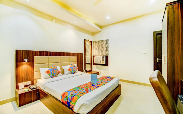 Fabhotel Solitaire Inn