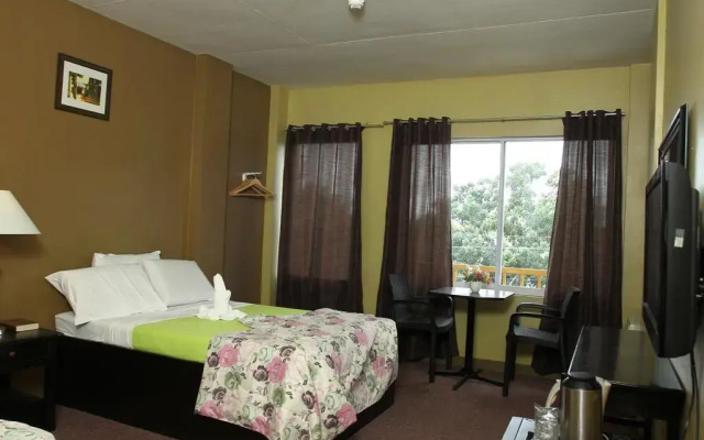 Hotel Camila 2