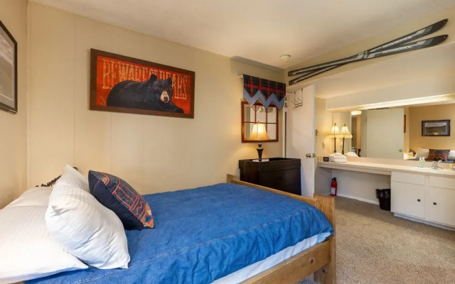 1095 Wild Irishman 2 Bedroom Condo by Redawning