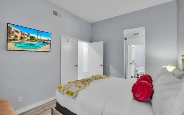 Hollywood Glam Hideaway