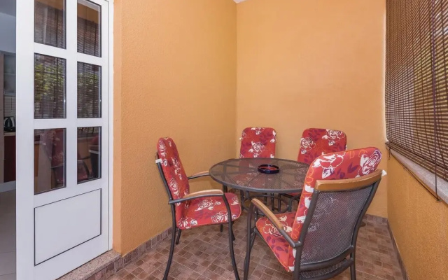 Stunning Home in Brodarica With Wifi and 2 Bedrooms