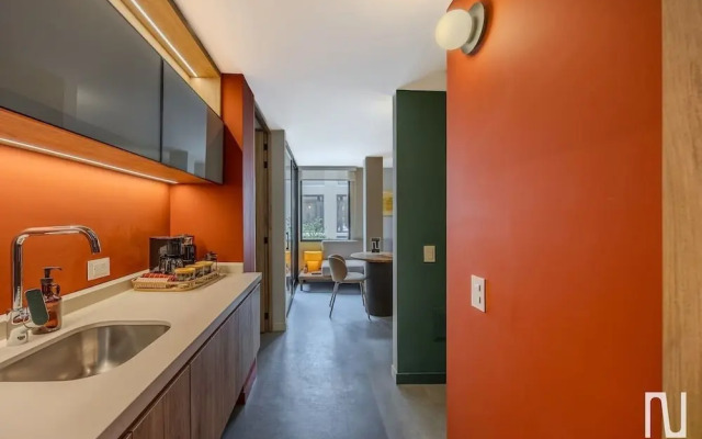 Nok Amazing 2BR Apartment With Balcony City Views