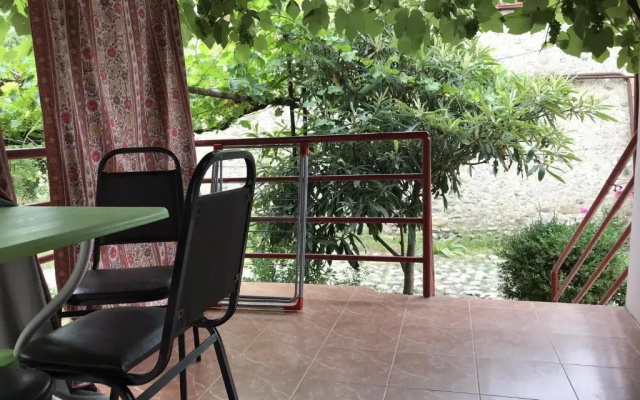 GREENSHUTTERS
