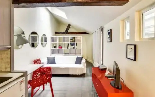 Unit 011 Saint Germain Des Pres (Seine)
