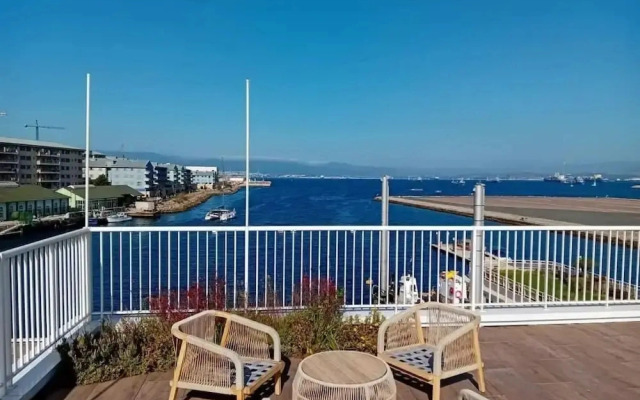 Luxury Marina Apartment - Self Catering