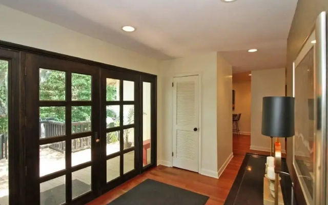 7 Edgewater Ally