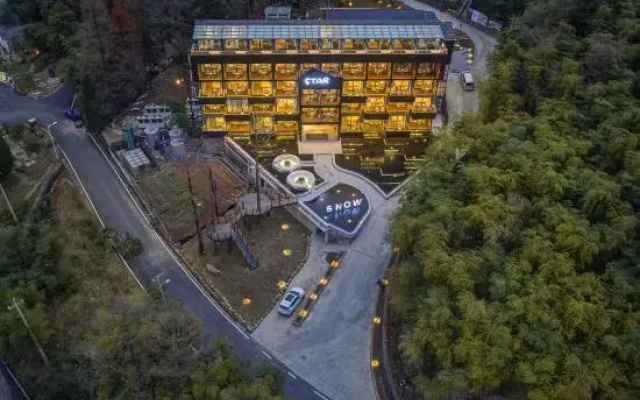 Anji Lingshang Jiangnan Tianchi Vacation Apartment