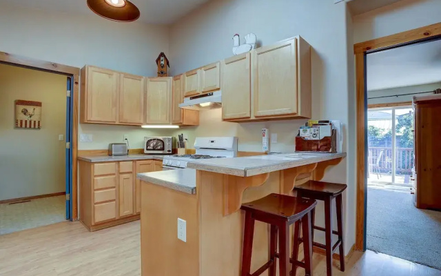 Huckleberry  3 Bedroom Home by RedAwning
