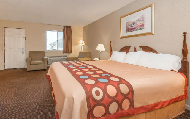 Super 8 by Wyndham Centerville-Richmond