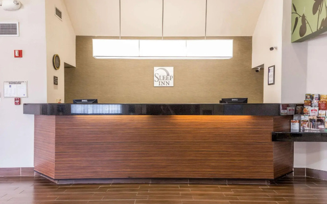 Sky Harbor Airport Inn