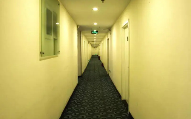 E Hotel