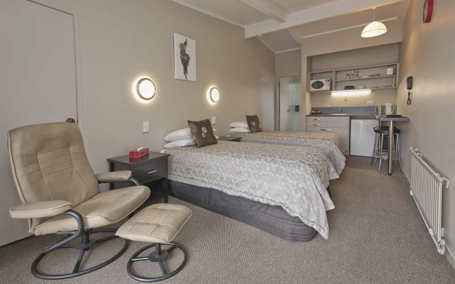Sport of Kings Motel
