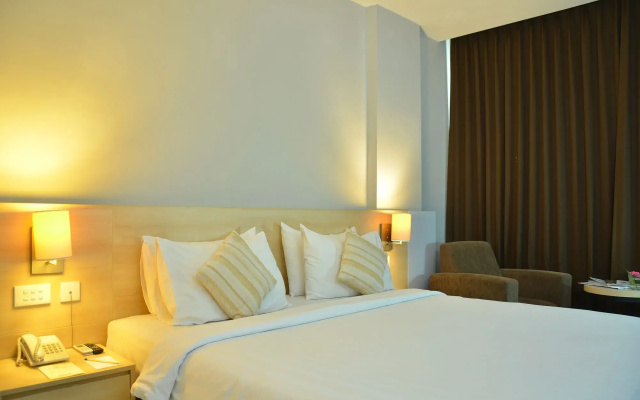 Grand Cakra Hotel