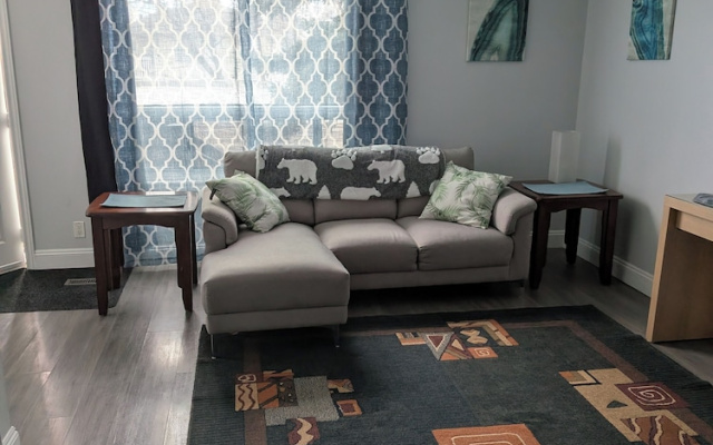 Cozy 1-bedroom Apartment in Edmonton - Perfect City Retreat