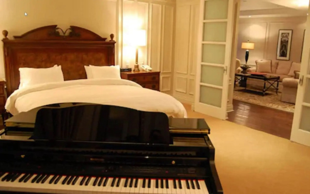 Windsor Arms Hotel