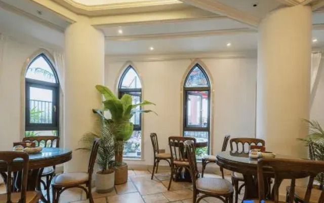 Yue Jiang Lan Hotel