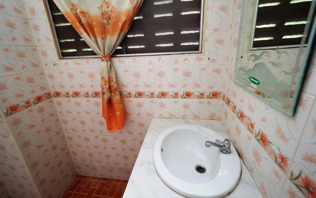 Arunroj Apartment